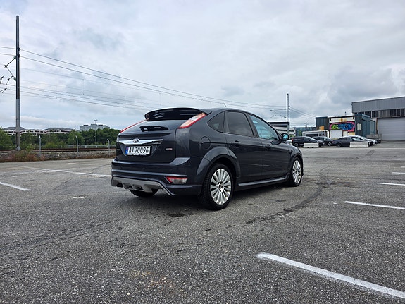 Ford Focus 9 of 23
