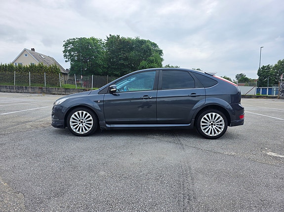 Ford Focus 4 of 5