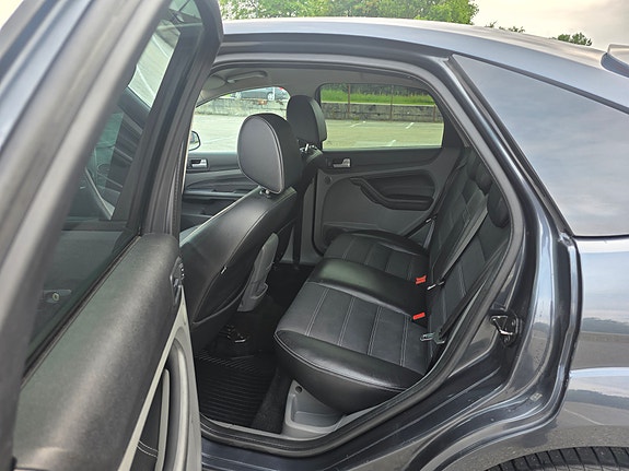 Ford Focus 18 of 23