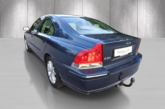 Volvo S60 3 of 5