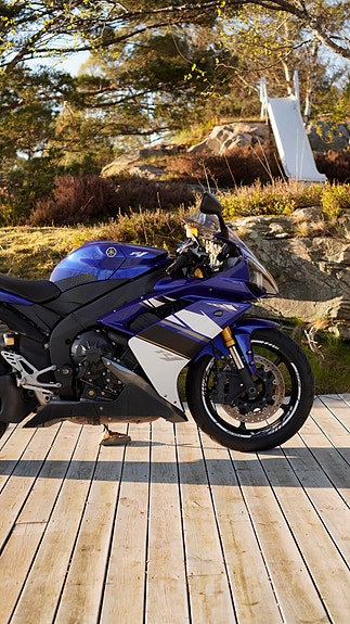 Yamaha YZF-R1 13 of 17