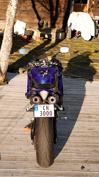 Yamaha YZF-R1 16 of 17