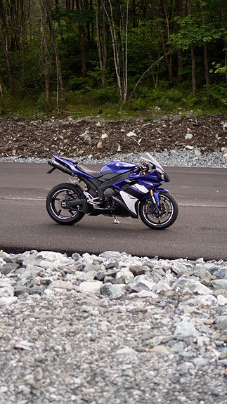 Yamaha YZF-R1 2 of 17