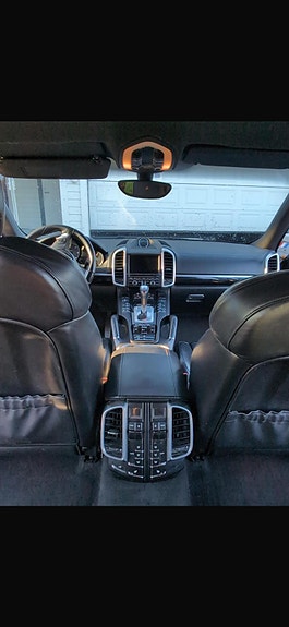 Porsche Cayenne 10 of 12