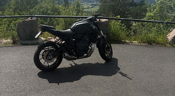 Yamaha MT-07 2 of 5
