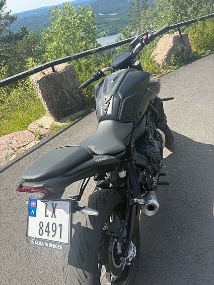 Yamaha MT-07 3 of 5