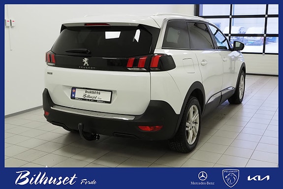 Peugeot 5008 3 of 5