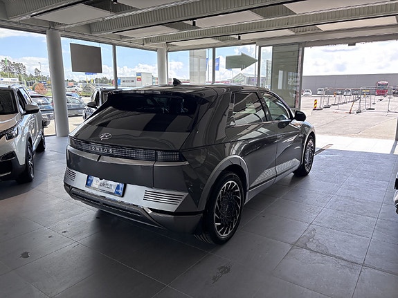 Hyundai Ioniq 5 4 of 5