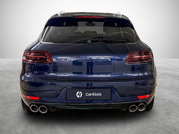 Porsche Macan 4 of 5