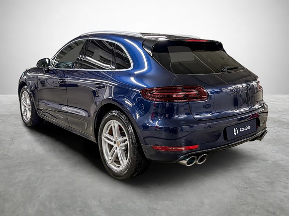 Porsche Macan 3 of 5