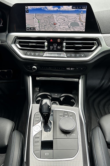 BMW 320d 25 of 30