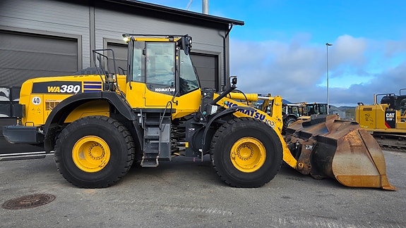 Komatsu WA380-8EO "5100 timer" 3 of 5