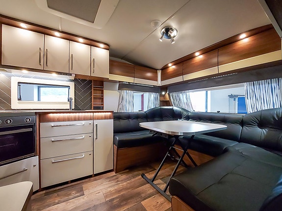 Polar 680 QB VK Selected 2 of 21