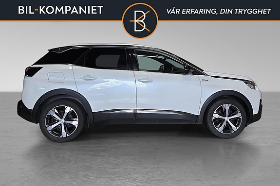 Peugeot 3008 2 of 5