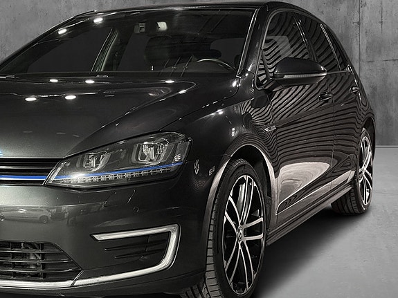 Volkswagen Golf VII 4 of 5