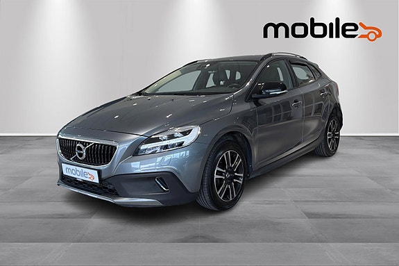 Volvo V40 Cross Country 2 of 5