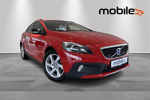 Volvo V40 Cross Country 2 of 5
