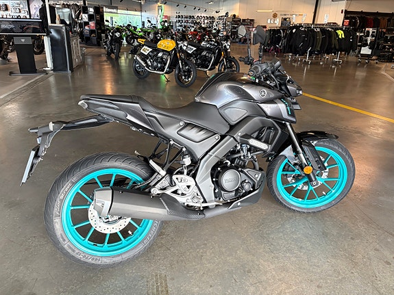Yamaha MT-125 2 of 5