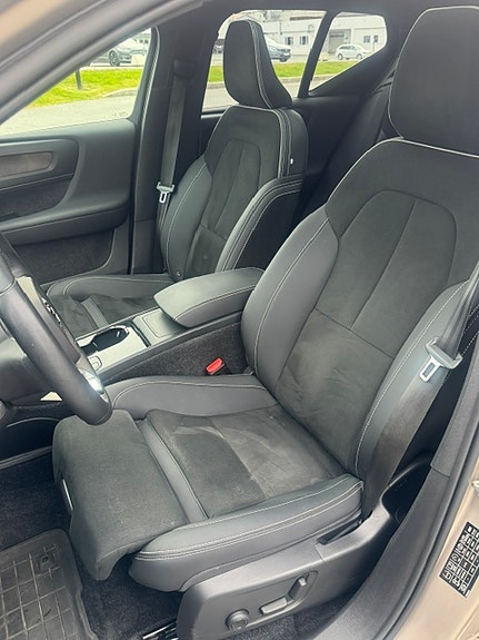 Volvo XC40 6 of 14