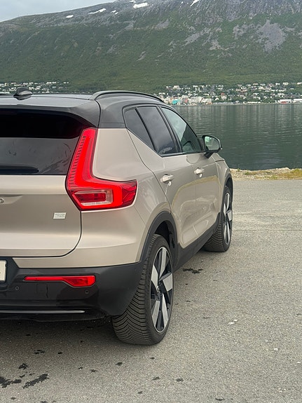 Volvo XC40 13 of 14