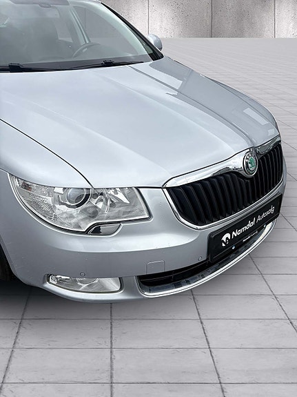 Skoda Superb 9 of 16