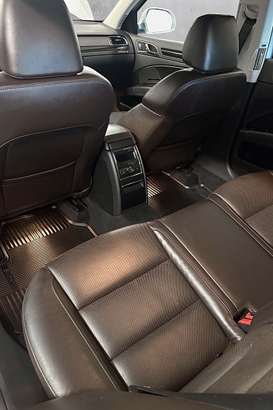 Skoda Superb 14 of 16