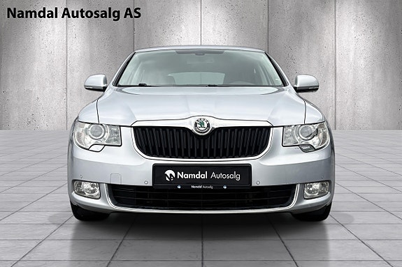 Skoda Superb 8 of 16