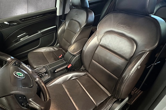 Skoda Superb 12 of 16