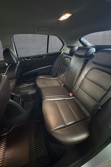 Skoda Superb 13 of 16