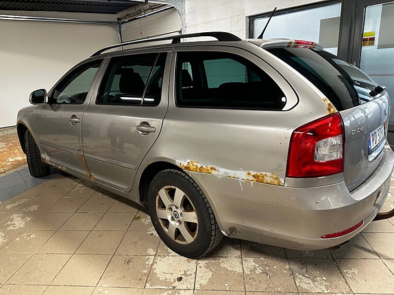Skoda Octavia 3 of 5