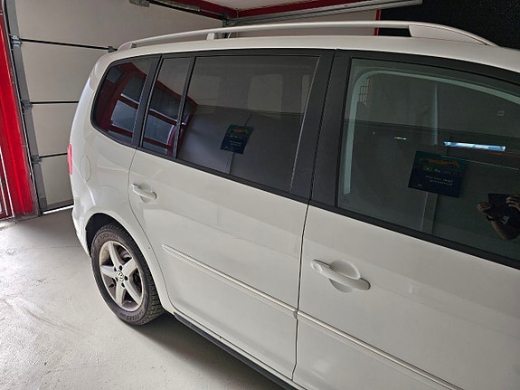 Volkswagen Touran 5 of 5