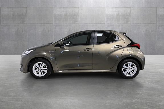 Toyota Yaris 2 of 5