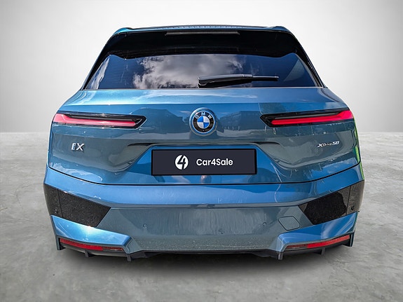 BMW iX 4 of 5