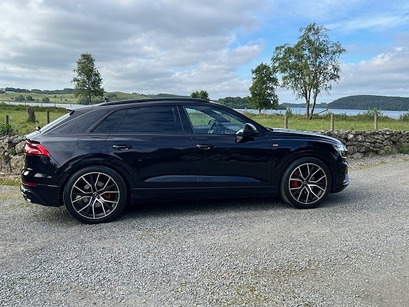 Audi Q8 2 of 5