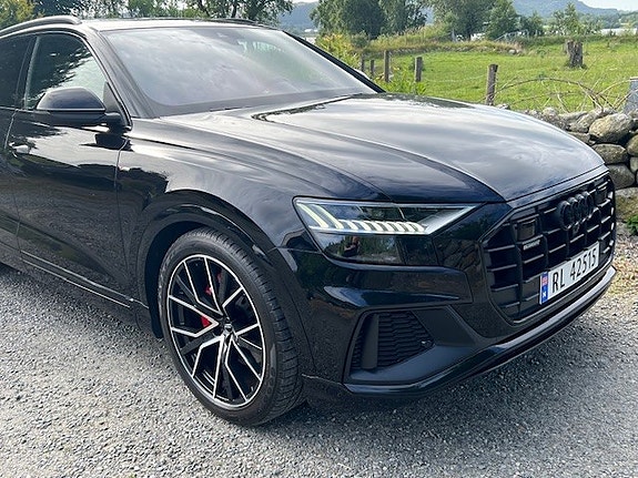 Audi Q8 4 of 5
