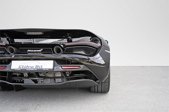 McLaren 720S 16 of 30