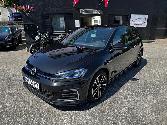 Volkswagen Golf VII 2 of 5