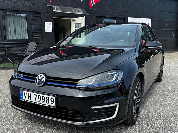 Volkswagen Golf VII 2 of 5