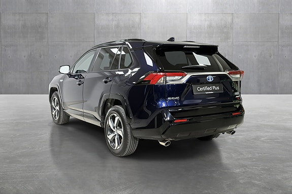 Toyota RAV4 Plug-in Hybrid 4 of 5