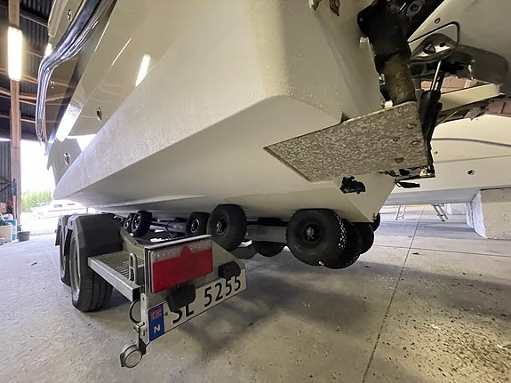 Uttern D77 Style upgrade Velutstyrt familiebåt med Mercury Verado 300 V8 9 of 25