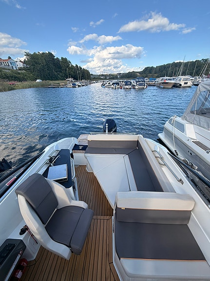 Uttern D77 Style upgrade Velutstyrt familiebåt med Mercury Verado 300 V8 24 of 25