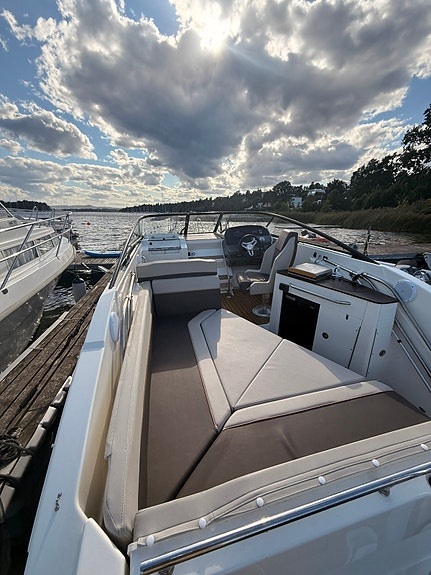 Uttern D77 Style upgrade Velutstyrt familiebåt med Mercury Verado 300 V8 21 of 25