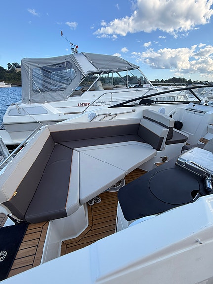 Uttern D77 Style upgrade Velutstyrt familiebåt med Mercury Verado 300 V8 16 of 25