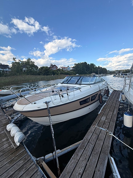 Uttern D77 Style upgrade Velutstyrt familiebåt med Mercury Verado 300 V8 19 of 25