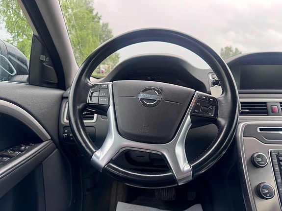 Volvo XC70 16 of 23