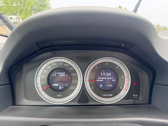 Volvo XC70 18 of 23