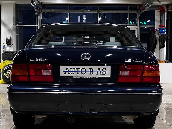 Lexus LS400 4 of 5
