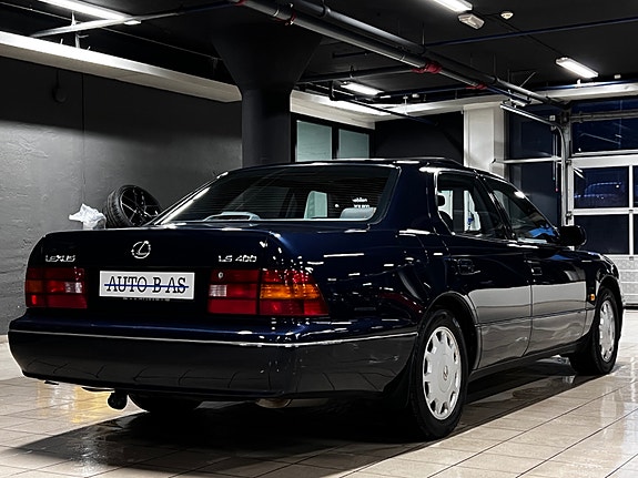 Lexus LS400 5 of 5