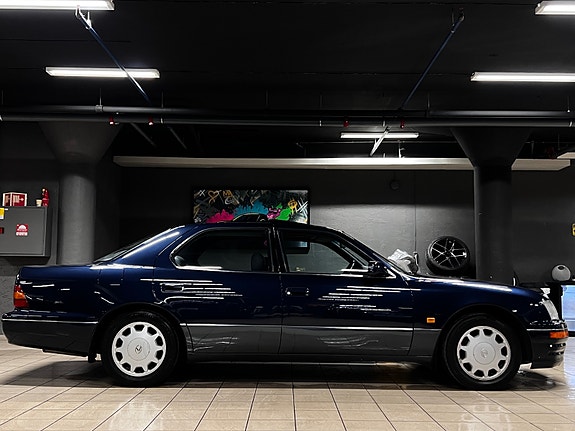 Lexus LS400 6 of 28