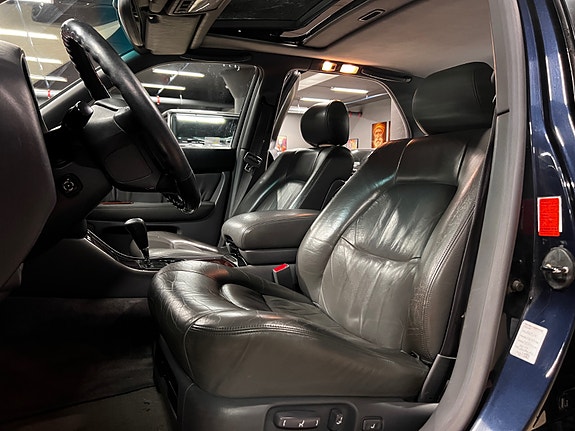 Lexus LS400 13 of 28